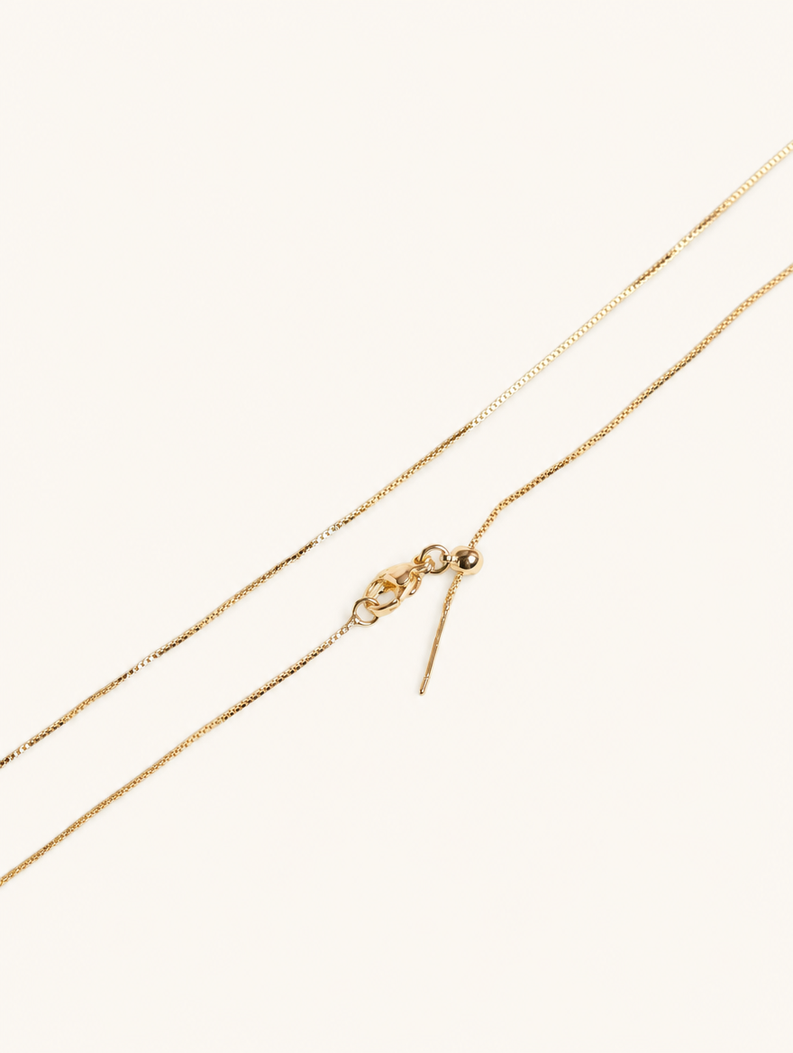 Cadena lisa dorada ajustable