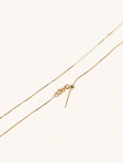 Cadena lisa dorada ajustable
