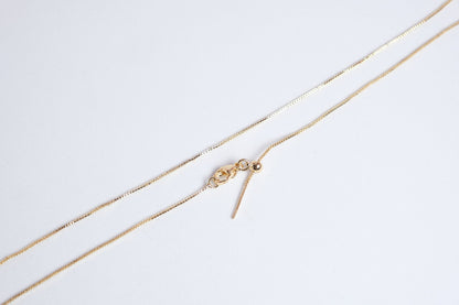Cadena lisa dorada ajustable